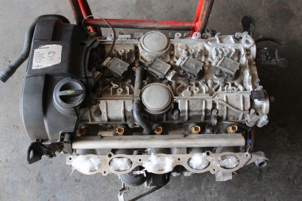VOLVO V50 S40 C30 C70 V70 S60 ENGINE 2 4 B5244S Car type passenger cars