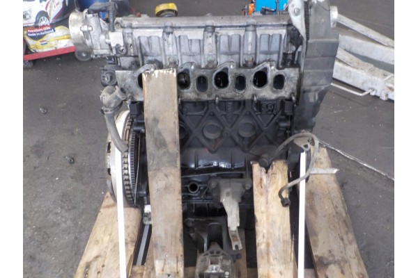 ENGINE RENAULT MEGANE 100014418R Part manufacturer Renault OE