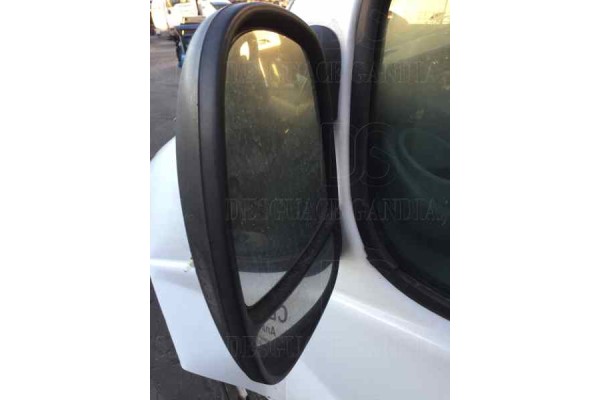 NISSAN PRIMASTAR (X83) Combi, 9 plazas, batalla corta