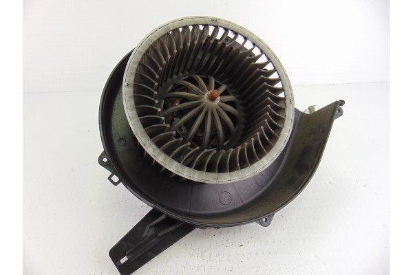 6R1819015 MOTOR CALEFACCION SEAT TOLEDO (KG3) Reference 2014 6R1819015 195708 SEAT - 2