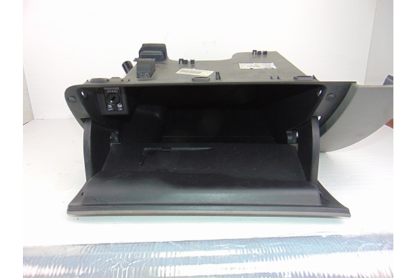 5JB857264 GUANTERA SEAT TOLEDO (KG3) Reference 2014 5JB857264 195709 SEAT - 2