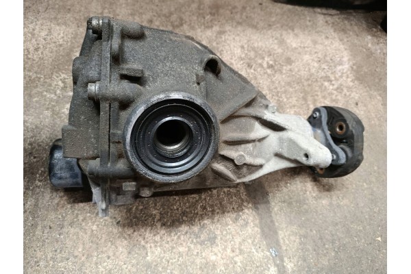Rear differential BMW 5 G30 G31 G38 8632067 Part manufacturer BMW OE