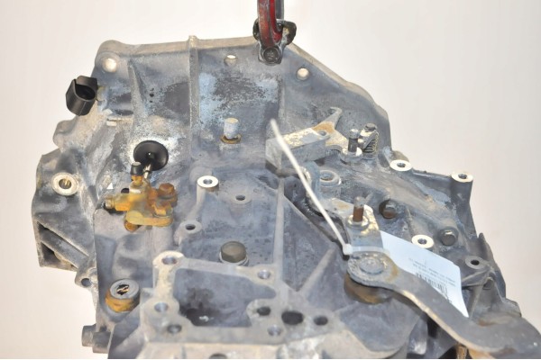 YARIS II III 1 33 16V 100HP TRANSMISSION 6 GEARS 1NR FE 112tys km Transmission type manual