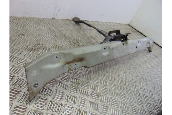  TRAVESAÑO SUPERIOR SSANGYONG RODIUS Xdi Limited 2005 196431 SSANGYONG - 4