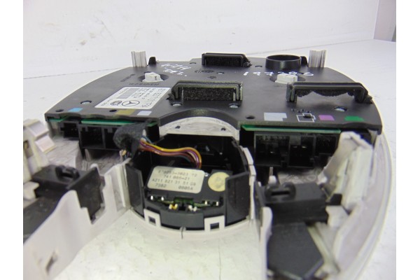 A2118207101 LUZ INTERIOR MERCEDES-BENZ CLASE E (BM 211) BERLINA