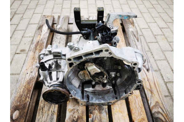 VW POLO 6R 09 14 1 2 TDI MANUAL TRANSMISSION 5 GEARS MZN DISASSEMBLY