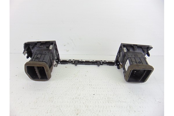 84740-H8000 REJILLA AIREADORA KIA RIO (YB) Business 2017 84740-H8000 198305 KIA - 5