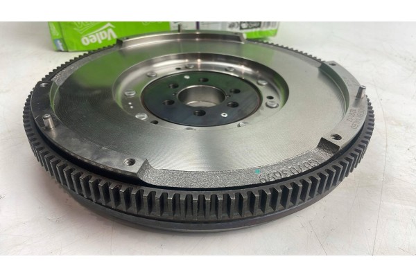 Valeo 837565 Clutch set flywheel AUDI A3 Skoda Seat VW Part manufacturer Valeo