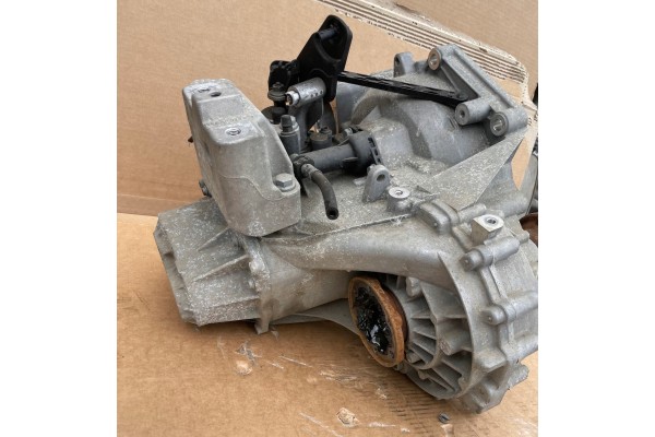 VW GOLF VIII GEARBOX UPH 1 5 TSI 130KM 2022R Part manufacturer Volkswagen OE