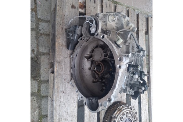 HYUNDAI TUCSON III 18 KIA SPORTAGE IV 1 6 CRDI GEARBOX 2WD MANUAL Catalog number of the part D4FE 1 6 CRDI SKRZYNIA BIEGOW 2WD M
