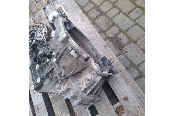 HYUNDAI TUCSON III 18 KIA SPORTAGE IV 1 6 CRDI GEARBOX 2WD MANUAL Part manufacturer Kia OE