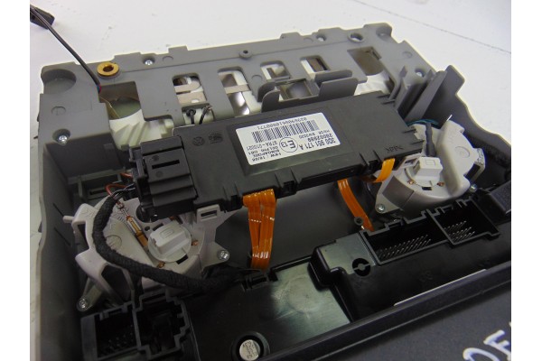 3D0907135C  LUZ INTERIOR VOLKSWAGEN PHAETON (3D3/3D7) TDI V6 4Motion (5 asientos) 2007 3D0907135C 198597 VOLKSWAGEN - 2