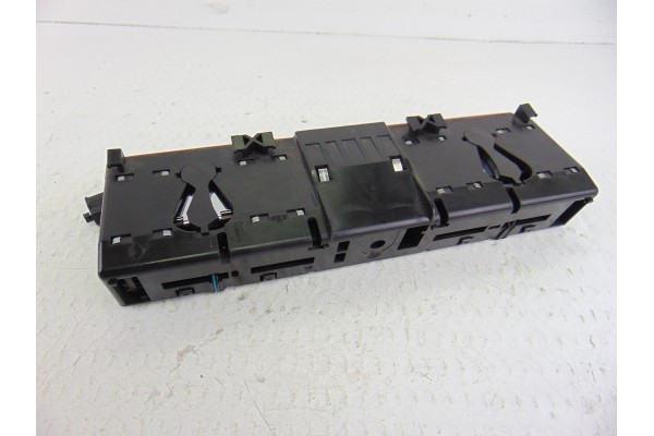 3D0857301D CENICERO VOLKSWAGEN PHAETON (3D3/3D7) TDI V6 4Motion (5 asientos) 2007 3D0857301D 198602 VOLKSWAGEN - 1