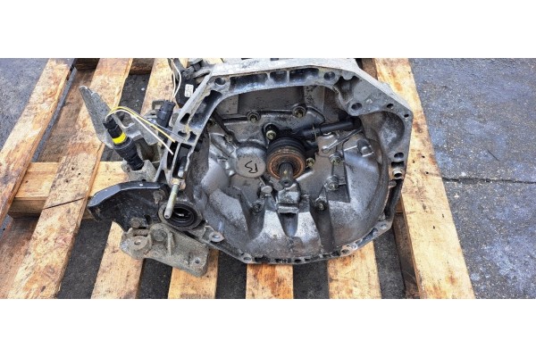GEARBOX RENAULT KANGOO AND 1 JR5126 Part manufacturer no brand