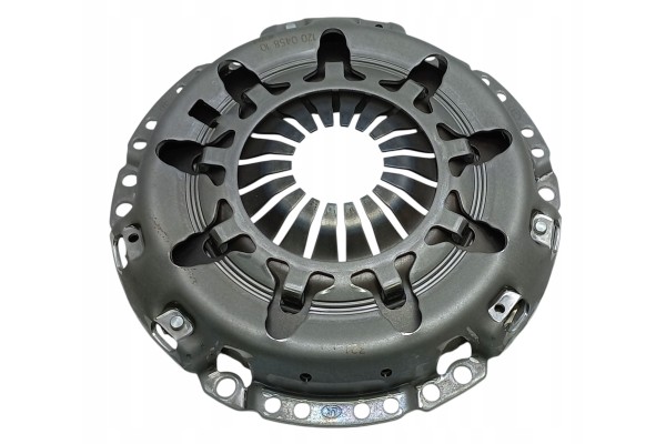 CLUTCH SET LUK CITROEN C1 II PEUGEOT 108 TOYOTA AYGO B4 YARIS P13 1 0 Catalog number of the part 620 3357 00