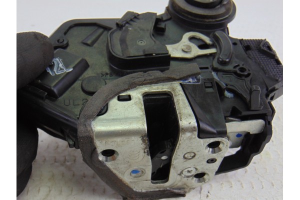 2 PIN CERRADURA PUERTA TRASERA IZQUIERDA TOYOTA COROLLA VERSO (R1)