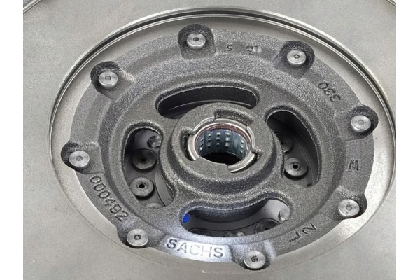 SACHS 2294 001 965 TWO MASS WHEEL VW A4 2 0TDI 07 Catalog number of substitutes AUSTRALIAN CLUTCH FAU131DM KAWE DMF355 REMANTE 0