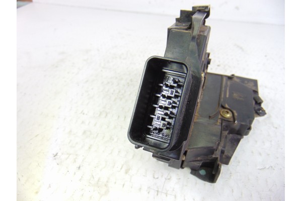 6 PIN CERRADURA PUERTA TRASERA IZQUIERDA MAZDA 3 BERLINA (BK) 1.6 CRDT  Active 2007 6 PIN 199636 MAZDA - 3