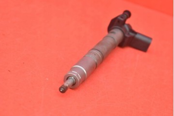 BOSCH INJECTOR CR VW GOLF 2 0TDI 08 Quality of parts according to GVO Q original with factory logo OEM OES