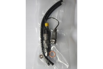 BOSCH INJECTOR WITH SENSOR NISSAN 2 7TD TERRANO II EAN GTIN 3165142147758