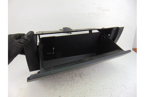 84540-3U000 GUANTERA KIA SPORTAGE (SL) Concept 4x2 2010 84540-3U000 200489 KIA - 4