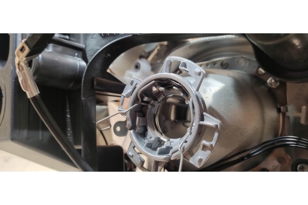 Hella 1EL 270 600 371 Headlamp FORD FOCUS Version European