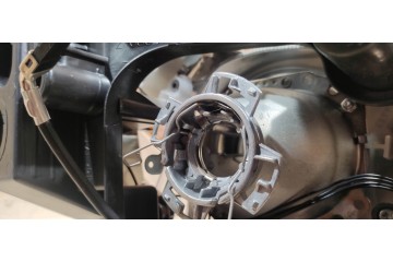 Hella 1EL 270 600 371 Headlamp FORD FOCUS Version European