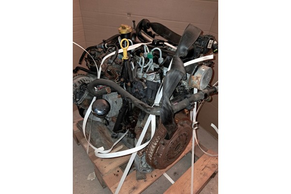 Motor 1.5DCI K9K766 Completo con Sistema de Combustible en Buen Estado