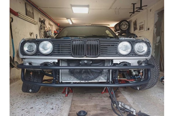 BASH BAR BMW E30