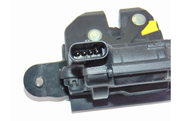 4 PIN CERRADURA MALETERO / PORTON FIAT 500X (334)