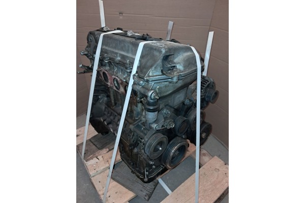 ENGINE 1 8 VVTi E1Z T72 1ZZ FE AVENSIS T25 HOLE IN THE BLOCK FOR PHOTO PARTS Engine type petrol