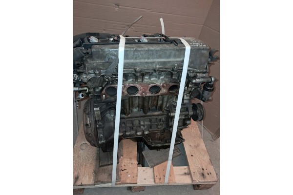 ENGINE 1 8 VVTi E1Z T72 1ZZ FE AVENSIS T25 HOLE IN THE BLOCK FOR PHOTO PARTS Catalog number of substitutes SILNIK 1 8 AVENSIS T2