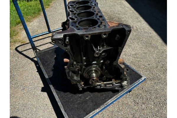 Engine Boxer Jumper Transit 2 2 HDI TDCI Euro 5 POST BLOCK SHAFT Catalog number of the part Silnik Boxer Jumper Transit 2 2 HDI 