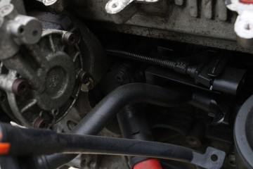 Termostato Interno Motor Skoda Octavia Mk2 1.9 TDI CAYC 220,000 km