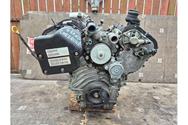 JEEP GRAND CHEROKE IV 3 0 CRD ENGINE V44D 157 THOUSAND KM PUMP 0445010637 12R Catalog number of the part V44D