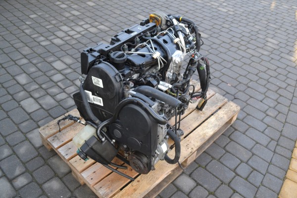 ENGINE D5244T 2 4 D5 VOLVO XC90 COMPLETE PLASTIC COVER F V Part manufacturer Volvo OE