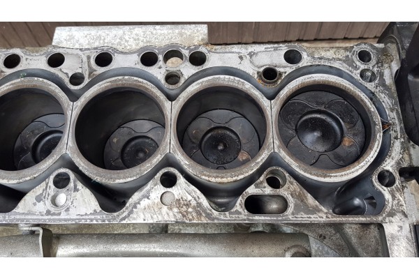 COMPLETE ENGINE BOTTOM VOLVO 2 0D D3 D4 D5 POZNAN Catalog number of the part POSIADAM WSZYSTKIE MODELE