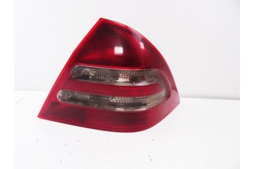PILOTO TRASERO DERECHO MERCEDES-BENZ CLASE C (BM 203) BERLINA