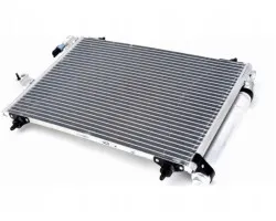 Condensador de aire acondicionado Valeo 817824