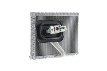 Evaporador Mahle AE 127 000P para instalación de aire acondicionado