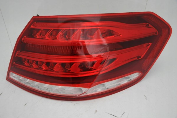 Mercedes E W212 2013 Rear Lamp Led Right Catalog number of the part 440 1995R AE