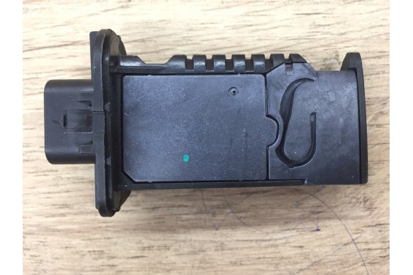 Flowmeter Sensor For Mercedes W166 ML W164 W204 W207 W212 W221 4 PIN Quality of parts according to GVO P replacement with origin