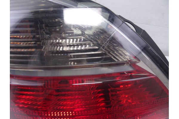 13222324 PILOTO TRASERO IZQUIERDO OPEL ASTRA H BERLINA Cosmo 2007 13222324 210118 OPEL - 1