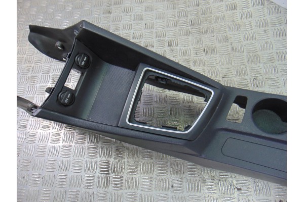 84610-C8050 CONSOLA CENTRAL HYUNDAI I20 (GB)