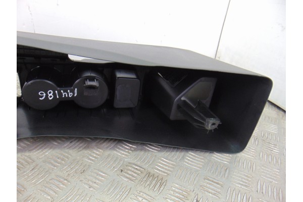 84610-C8050 CONSOLA CENTRAL HYUNDAI I20 (GB)