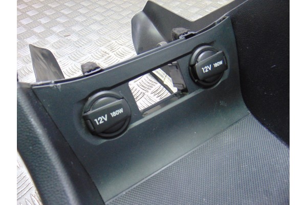 84610-C8050 CONSOLA CENTRAL HYUNDAI I20 (GB)