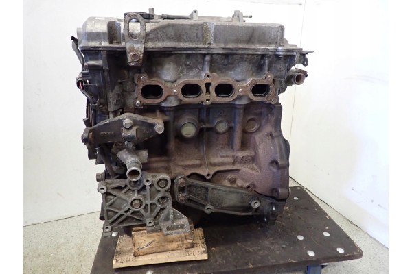 MAZDA 323 BJ 98 01 1 5 and PETROL ENGINE MOTOR ZL 152 800 Km Catalog number of the part MAZDA 323 BJ 98 01 1 5 i SILNIK BENZYNA 