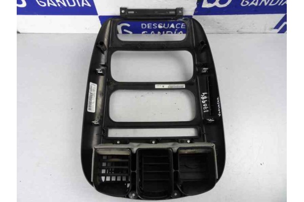 P05005027AC REJILLA AIREADORA CHRYSLER VOYAGER (RG) 2.5 CRD Grand Voyager Limited 2001 P05005027AC 170984 CHRYSLER - 2