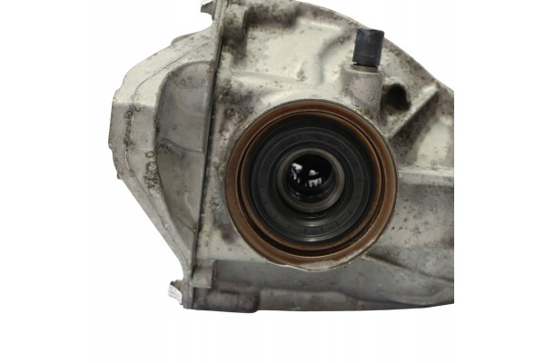 Mercedes W205 C43 AMG 4matic Rear Differential M276 Auto A2053503324 Catalog number of substitutes A2053503324 A 205 350 33 24 2