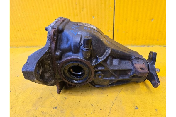 Mercedes Benz C W204 REAR DIFFERENT BRIDGE 3 27 2043502014